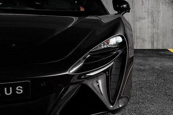 McLaren Artura 8 of 30
