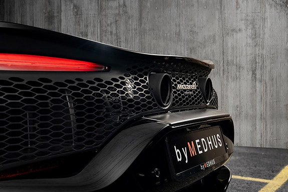 McLaren Artura 18 of 30
