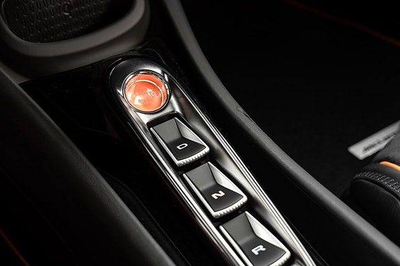 McLaren Artura 26 of 30