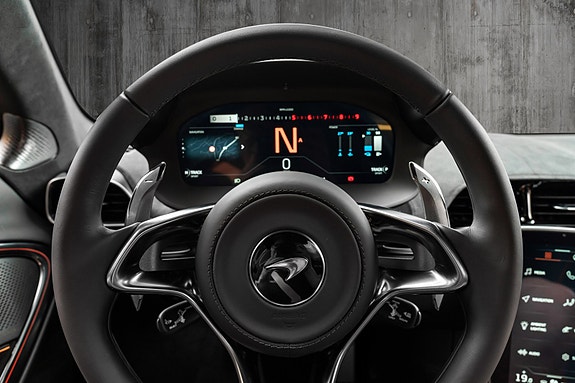 McLaren Artura 27 of 30