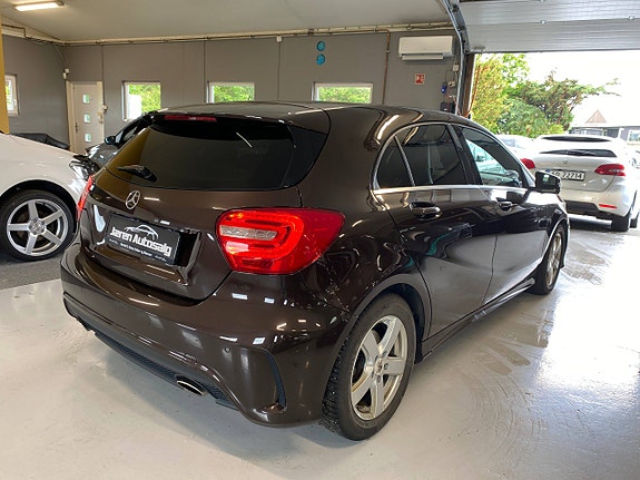 Mercedes-Benz A180 4 of 5