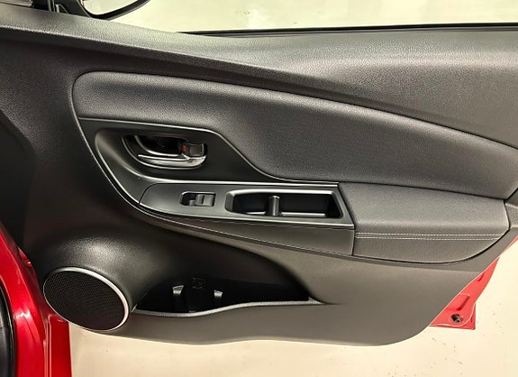 Toyota Yaris 16 of 17