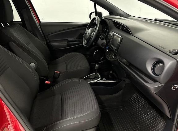 Toyota Yaris 12 of 17