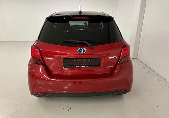 Toyota Yaris 6 of 17