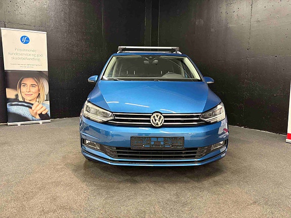 Volkswagen Touran 3 of 5
