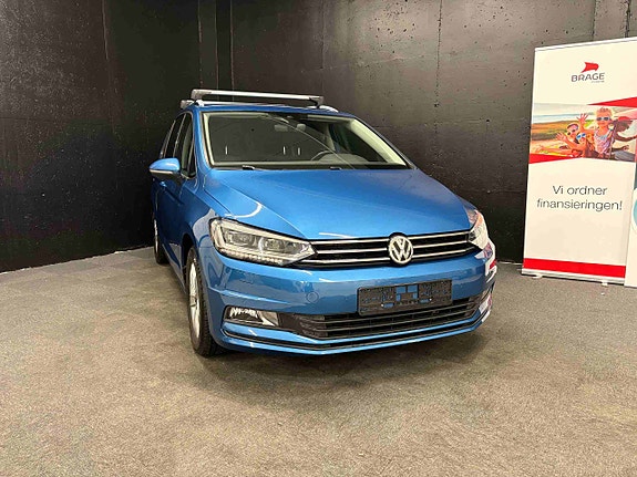 Volkswagen Touran 2 of 5