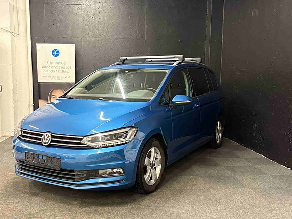 Volkswagen Touran 4 of 5