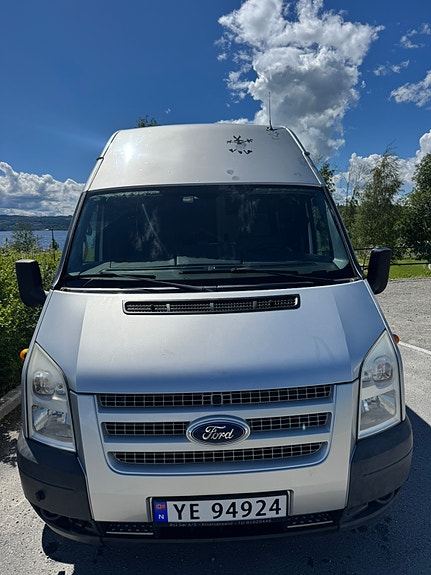 Ford Transit 350L Kombi 2 of 5