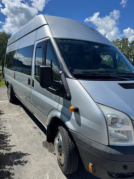 Ford Transit 350L Kombi 4 of 5