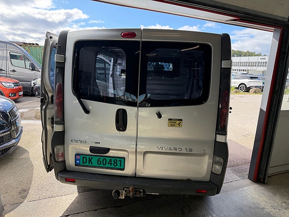 Opel Vivaro 4 of 5