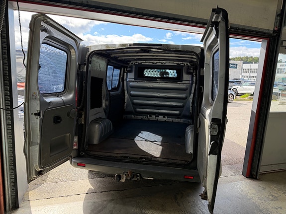 Opel Vivaro 5 of 5