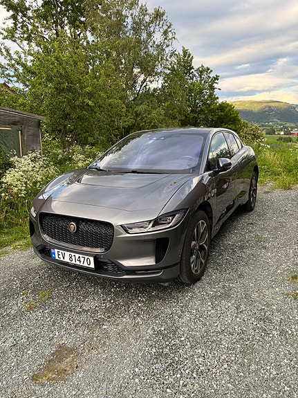 Jaguar I-PACE 2 of 5