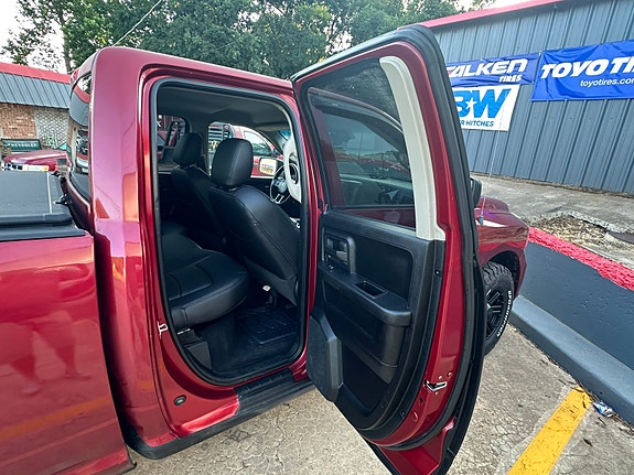 Dodge RAM 1500 25 of 30