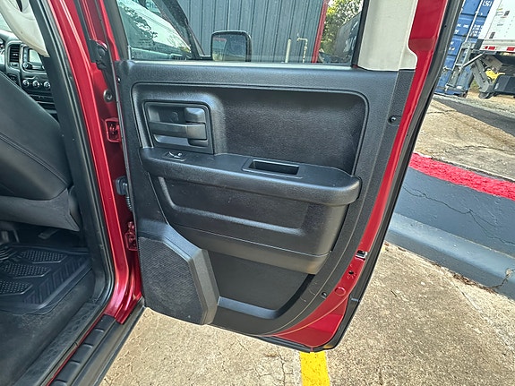 Dodge RAM 1500 27 of 30