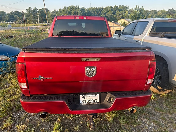 Dodge RAM 1500 12 of 30