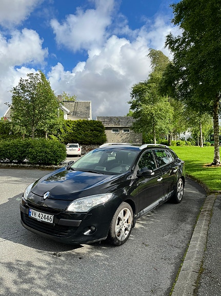 Renault Megane III 2 of 5