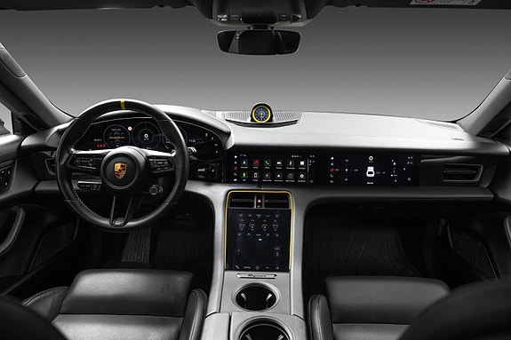 Porsche Taycan 4 25 of 30