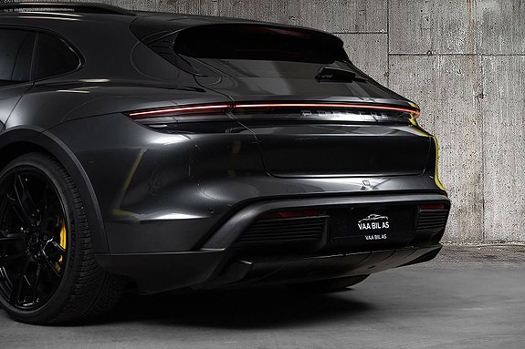 Porsche Taycan 4 7 of 30