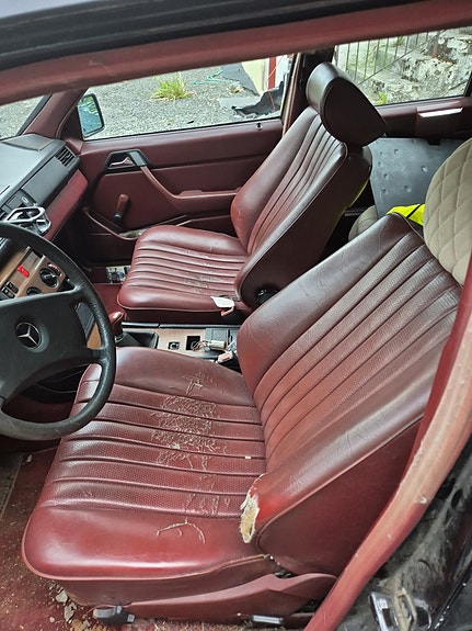 Mercedes-Benz 200 11 of 16