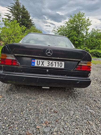 Mercedes-Benz 200 5 of 16