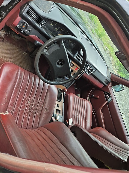 Mercedes-Benz 200 10 of 16