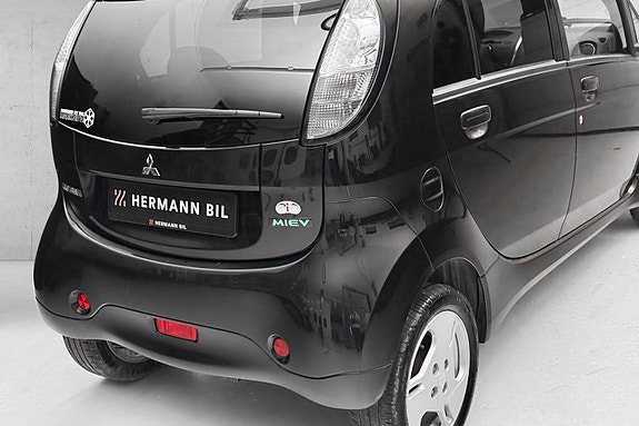 Mitsubishi i-Miev 6 of 20