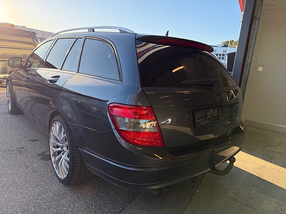 Mercedes-Benz C200 5 of 5