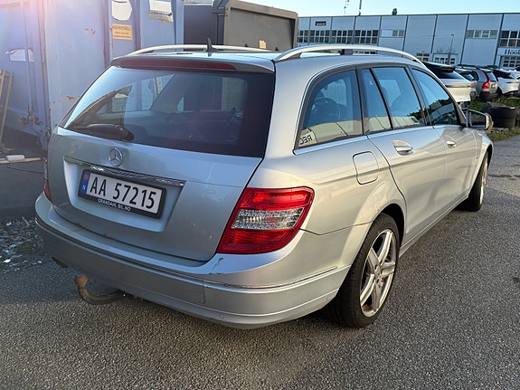 Mercedes-Benz C200 4 of 5