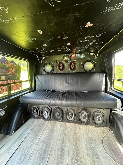 Chevrolet Van 10 of 19