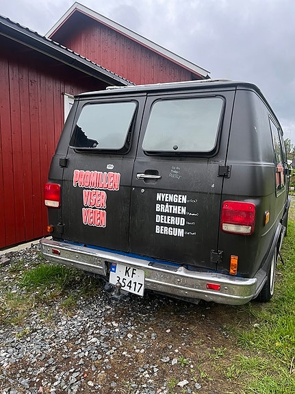 Chevrolet Van 4 of 19