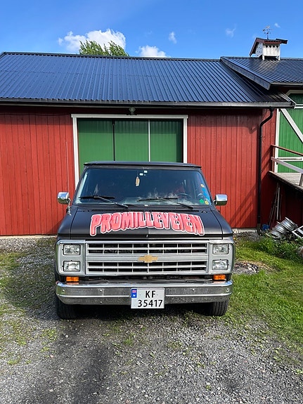 Chevrolet Van 2 of 19