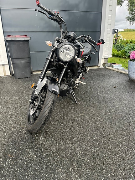 Yamaha XSR 125 3 of 5