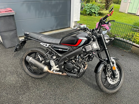Yamaha XSR 125 2 of 5