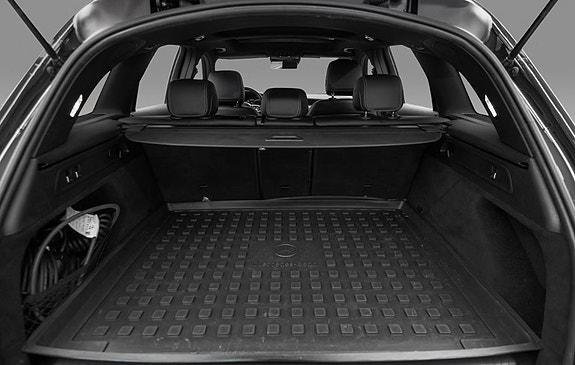 Mercedes-Benz GLC300 e 29 of 30