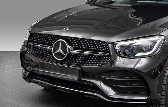 Mercedes-Benz GLC300 e 3 of 30