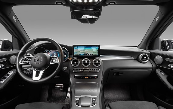 Mercedes-Benz GLC300 e 13 of 30