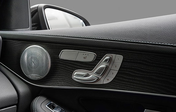 Mercedes-Benz GLC300 e 12 of 30