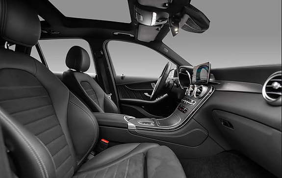Mercedes-Benz GLC300 e 9 of 30