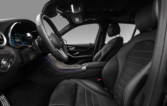 Mercedes-Benz GLC300 e 17 of 30