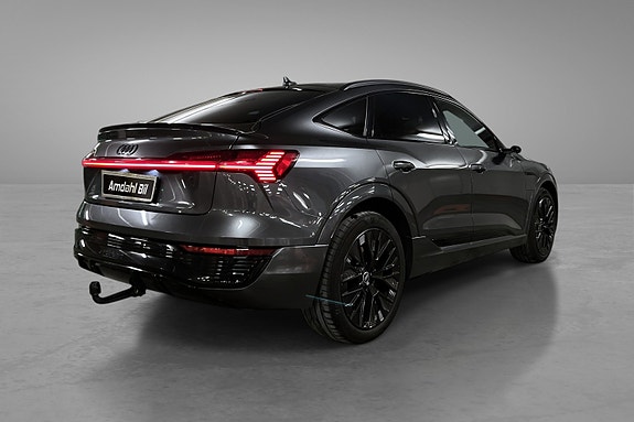 Audi Q8 4 of 5