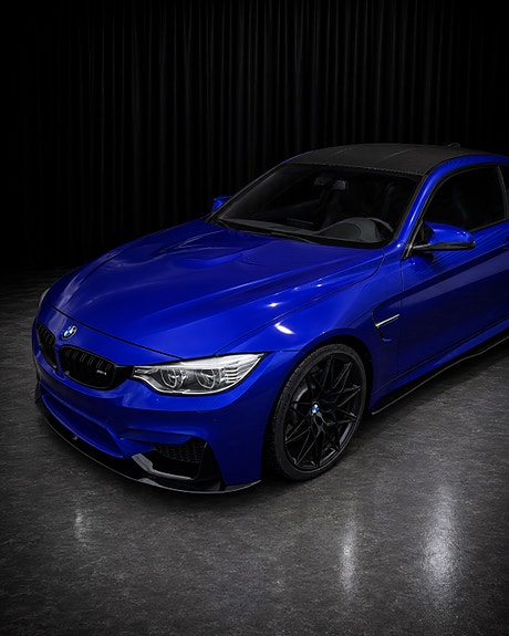 BMW M4 3 of 5