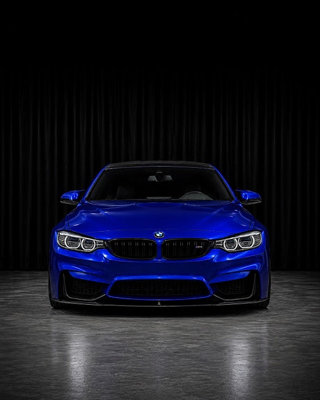 BMW M4 2 of 5