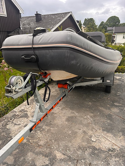 Suzumar RIB m/20hk med tilhenger 5 of 5