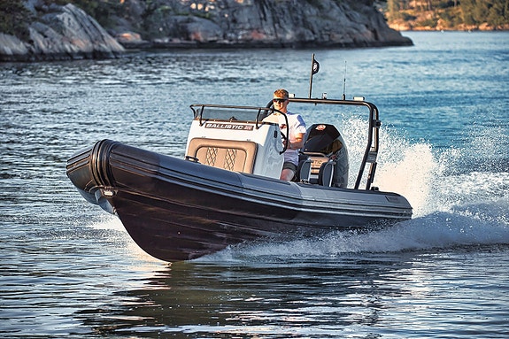 Ballistic 680 med 250 Mercury Pro XS 4 of 5