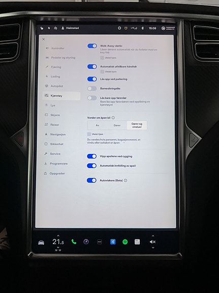 Tesla Model S 23 of 30