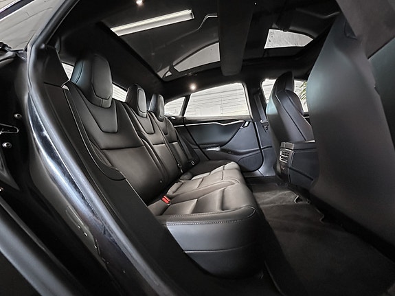 Tesla Model S 12 of 30