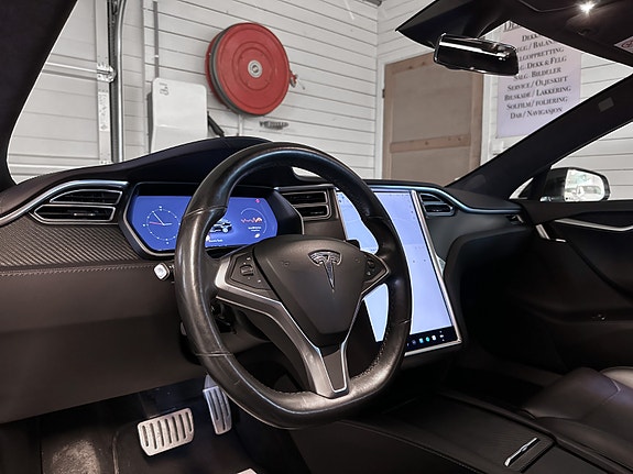 Tesla Model S 7 of 30