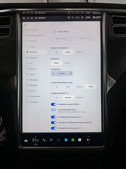 Tesla Model S 21 of 30