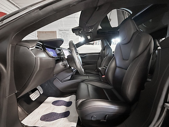 Tesla Model S 8 of 30