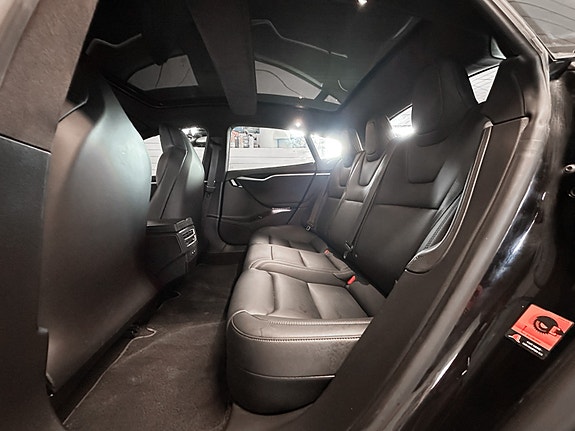 Tesla Model S 9 of 30